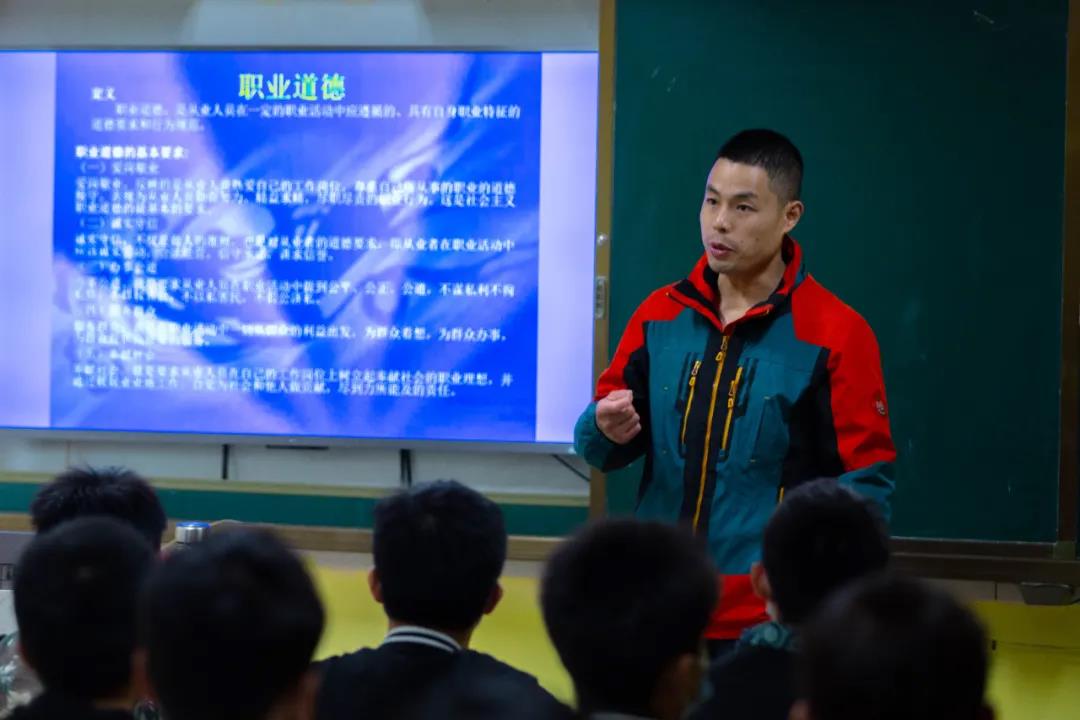 微信图片_20211210222458.jpg 微信图片_20211210222458.jpg